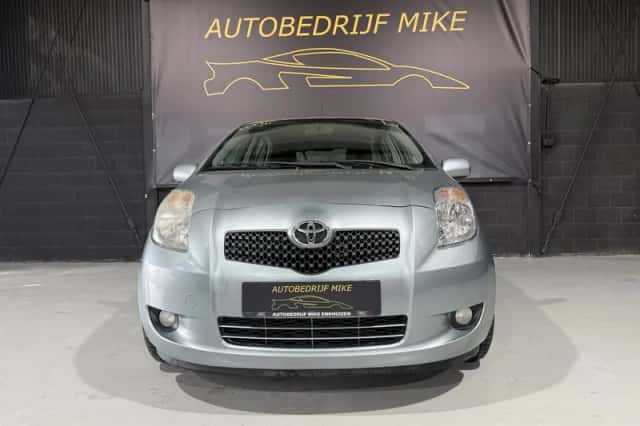 Toyota Yaris (2007) thumbnail 3