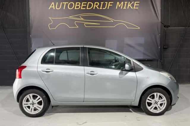 Toyota Yaris (2007) thumbnail 6