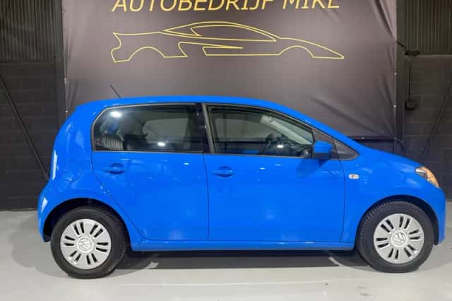 Volkswagen Up! (2015) thumbnail 6