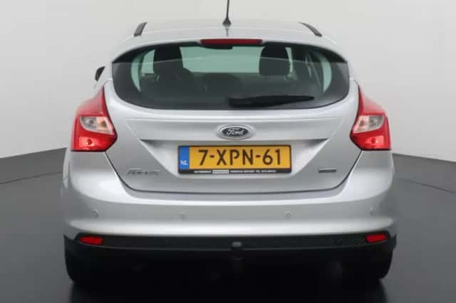 Ford Focus (2014) thumbnail 3