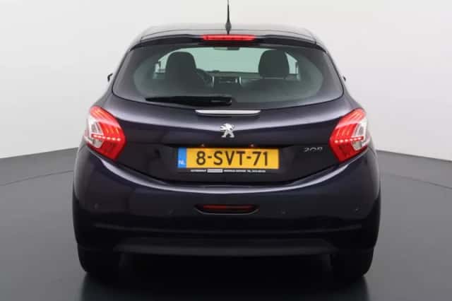 Peugeot 208 (2013) thumbnail 3
