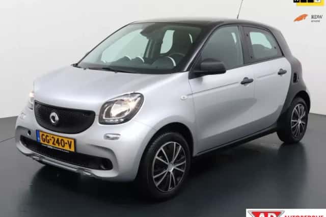 Smart Forfour (2015) thumbnail 1