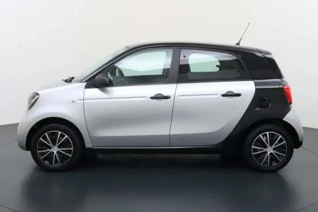 Smart Forfour (2015) thumbnail 4