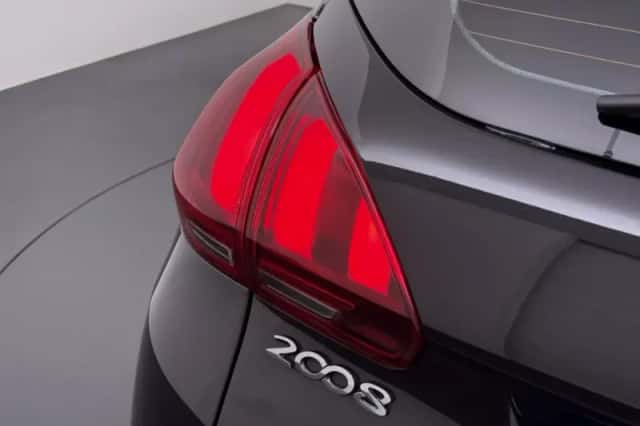 Peugeot 2008 (2018) thumbnail 5