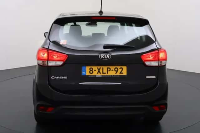 Kia Carens (2014) thumbnail 3