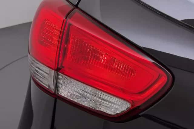 Kia Carens (2014) thumbnail 5