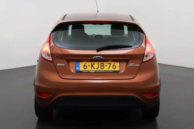 Ford Fiesta (2013) thumbnail 3
