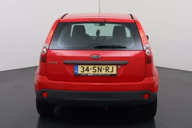 Ford Fiesta (2006) thumbnail 3