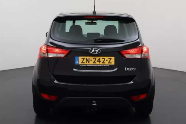 Hyundai ix20 (2012) thumbnail 3
