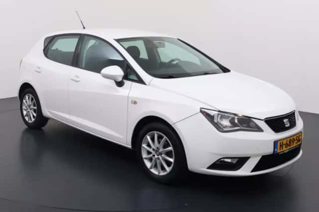 SEAT Ibiza (2016) thumbnail 2