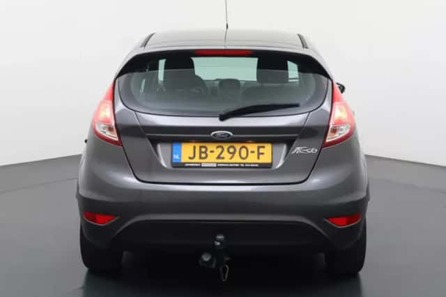 Ford Fiesta (2016) thumbnail 3