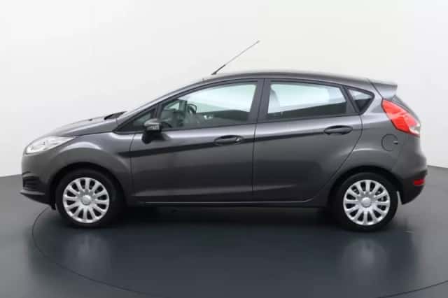 Ford Fiesta (2016) thumbnail 4