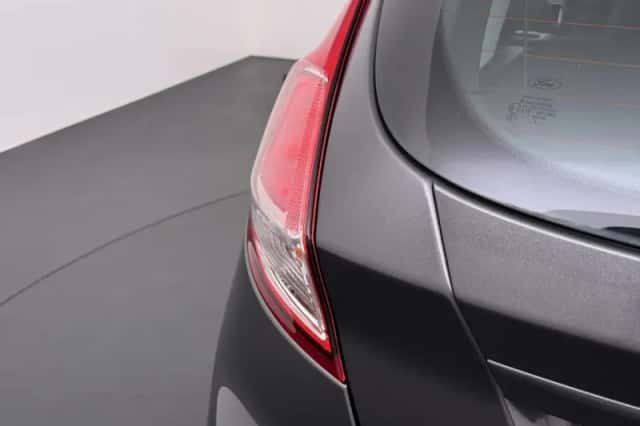 Ford Fiesta (2016) thumbnail 5