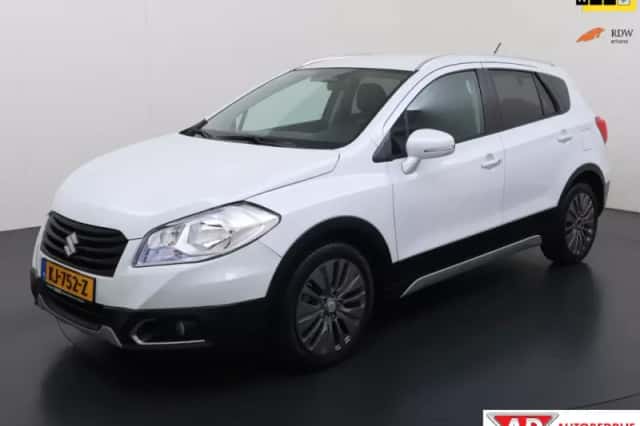 Suzuki S-Cross (2016) thumbnail 1