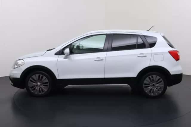 Suzuki S-Cross (2016) thumbnail 4