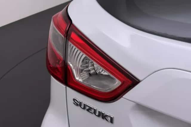 Suzuki S-Cross (2016) thumbnail 5