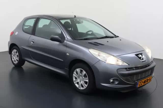 Peugeot 206+ (2010) thumbnail 2