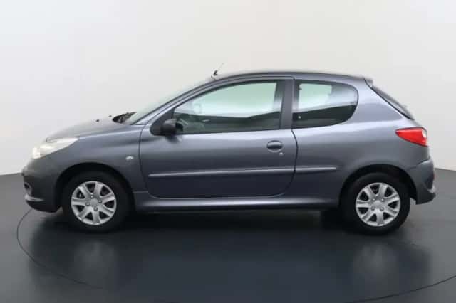 Peugeot 206+ (2010) thumbnail 4