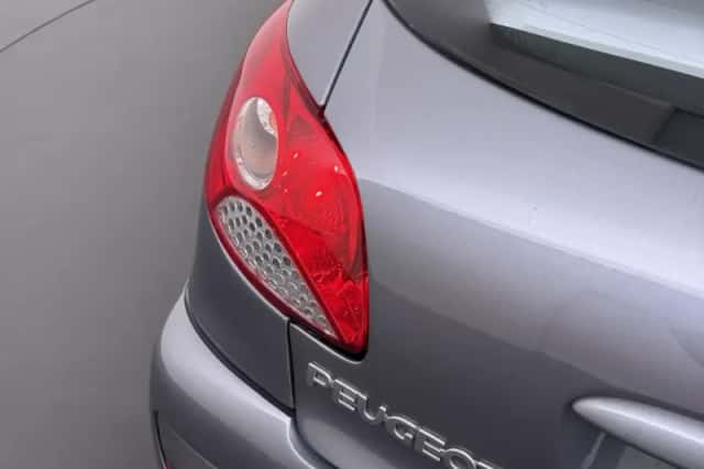 Peugeot 206+ (2010) thumbnail 5