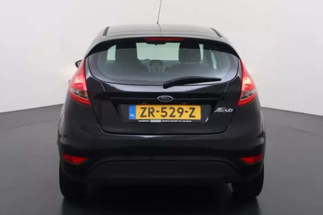 Ford Fiesta (2009) thumbnail 3