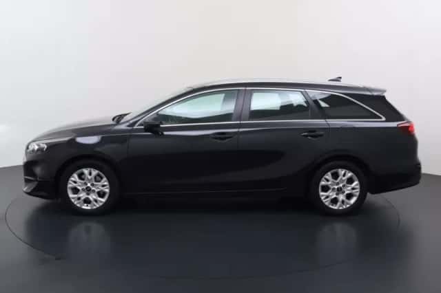 Kia Ceed Sportswagon (2022) thumbnail 4