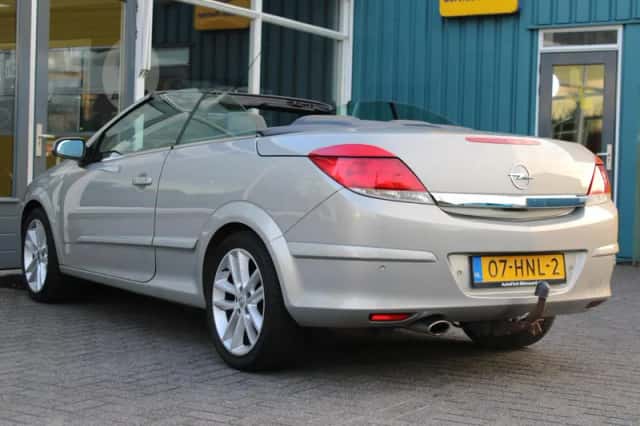Opel Astra (2009) thumbnail 6