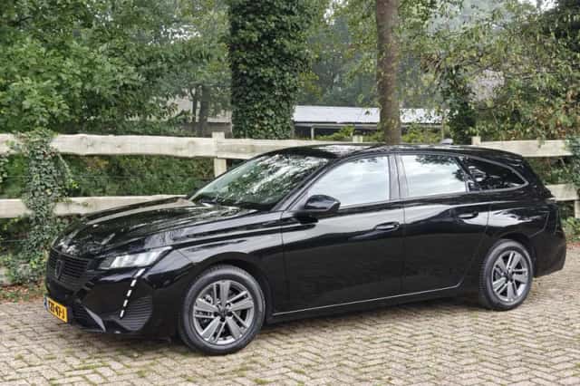 Peugeot 308 (2023) thumbnail 2