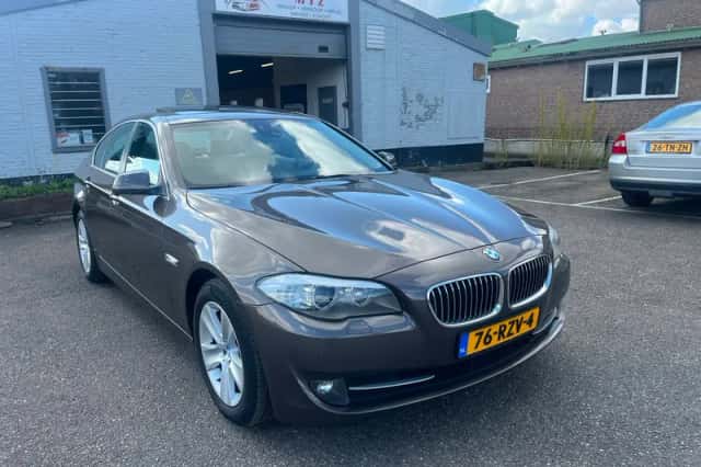 BMW 5-Serie (2011) thumbnail 1