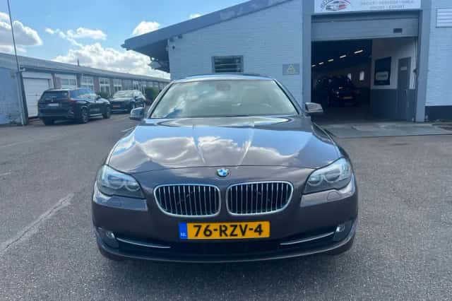 BMW 5-Serie (2011) thumbnail 2