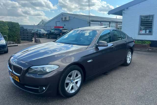 BMW 5-Serie (2011) thumbnail 3