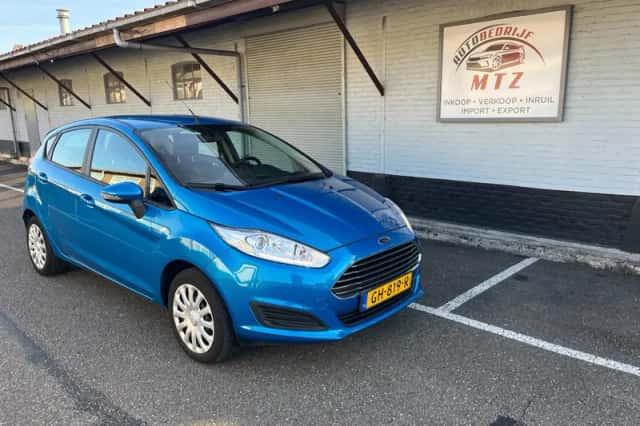 Ford Fiesta (2015) thumbnail 1