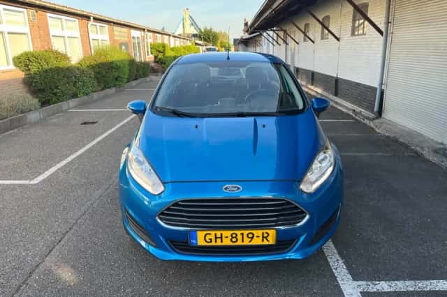 Ford Fiesta (2015) thumbnail 2