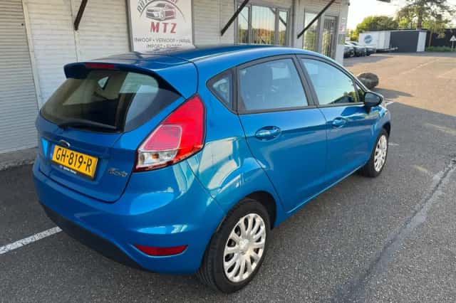 Ford Fiesta (2015) thumbnail 6