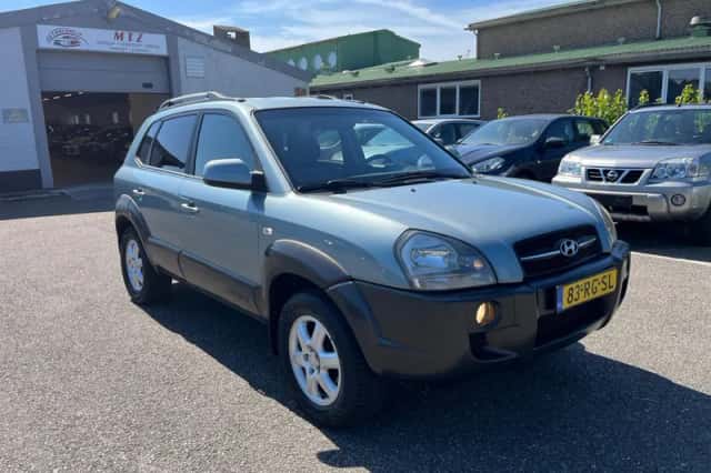 Hyundai Tucson (2005) thumbnail 3