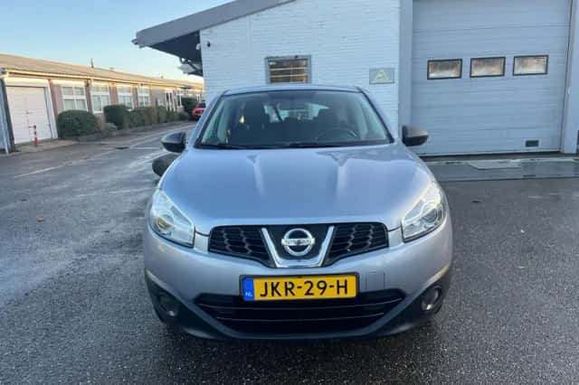 Nissan Qashqai (2011) thumbnail 2