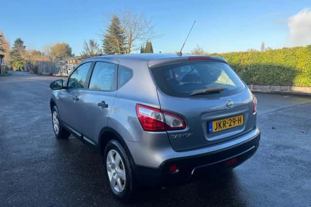 Nissan Qashqai (2011) thumbnail 5