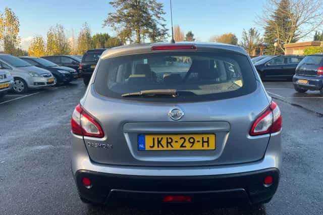 Nissan Qashqai (2011) thumbnail 6