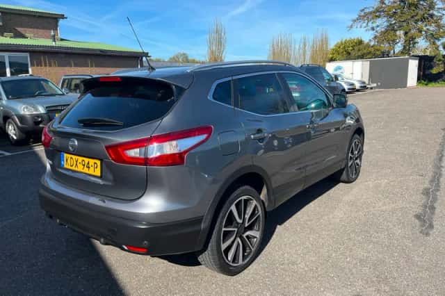 Nissan Qashqai (2014) thumbnail 6