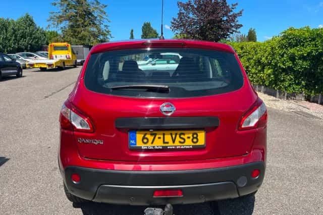 Nissan Qashqai (2010) thumbnail 6