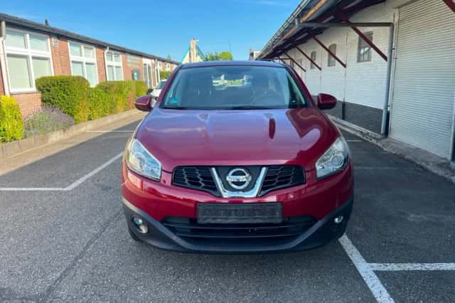 Nissan Qashqai (2012) thumbnail 2