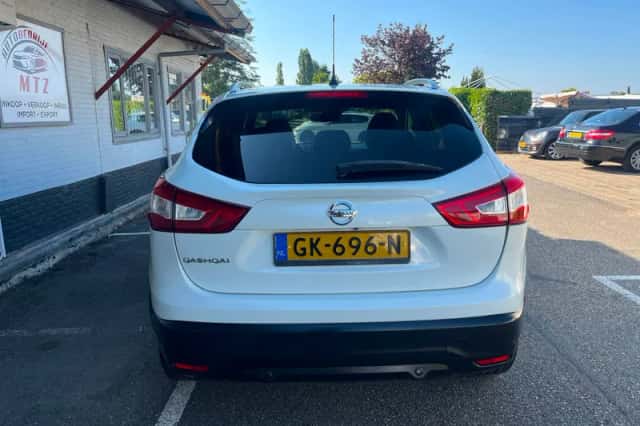 Nissan Qashqai (2015) thumbnail 5