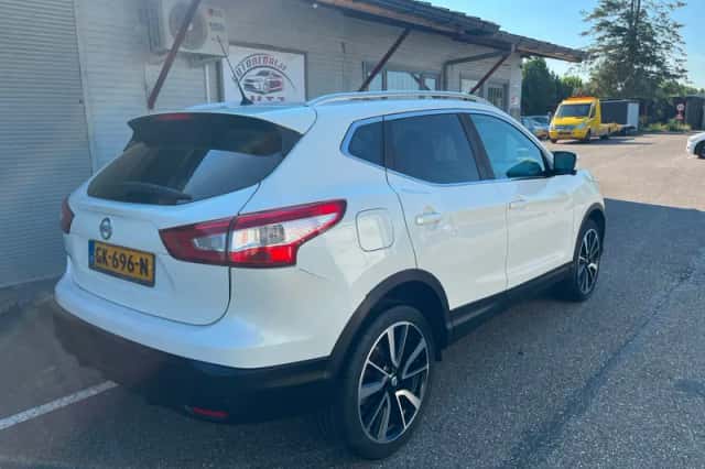 Nissan Qashqai (2015) thumbnail 6