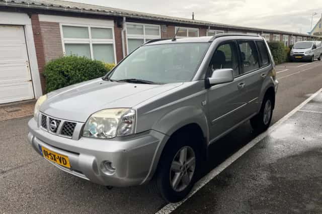 Nissan X-Trail (2006) thumbnail 2