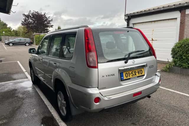 Nissan X-Trail (2006) thumbnail 3