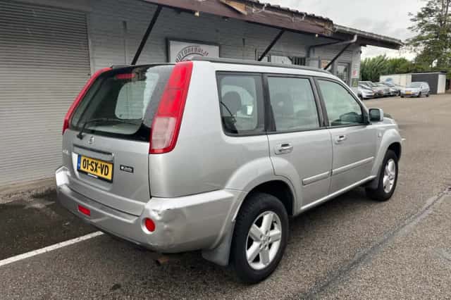 Nissan X-Trail (2006) thumbnail 6