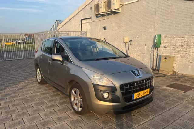 Peugeot 3008 (2009) thumbnail 1