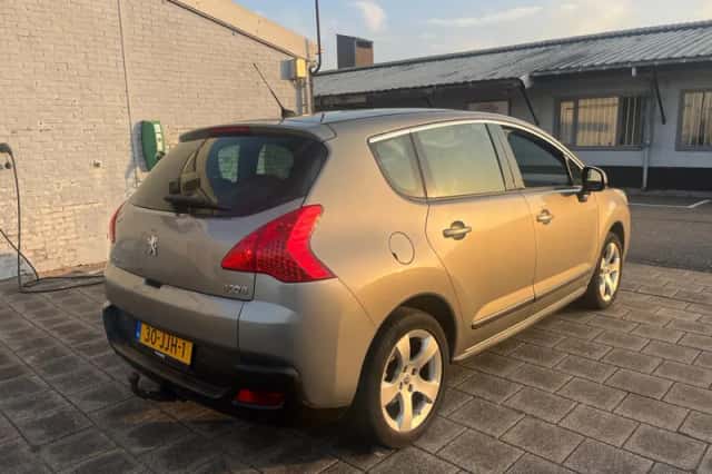 Peugeot 3008 (2009) thumbnail 6