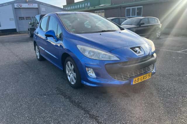 Peugeot 308 (2010) thumbnail 1
