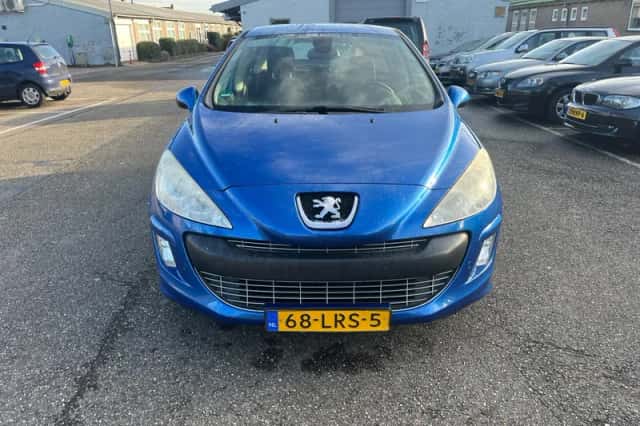 Peugeot 308 (2010) thumbnail 2