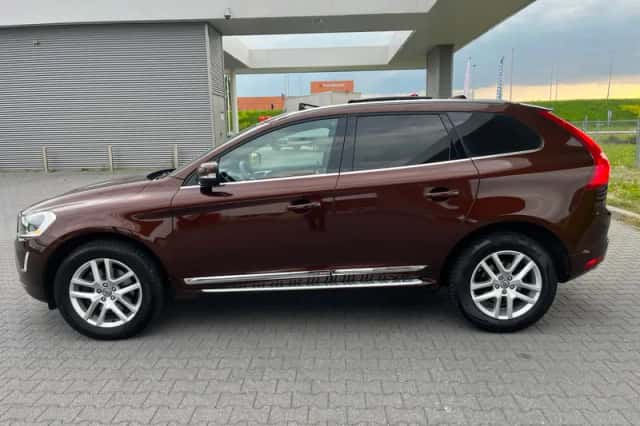 Volvo XC60 (2013) thumbnail 4